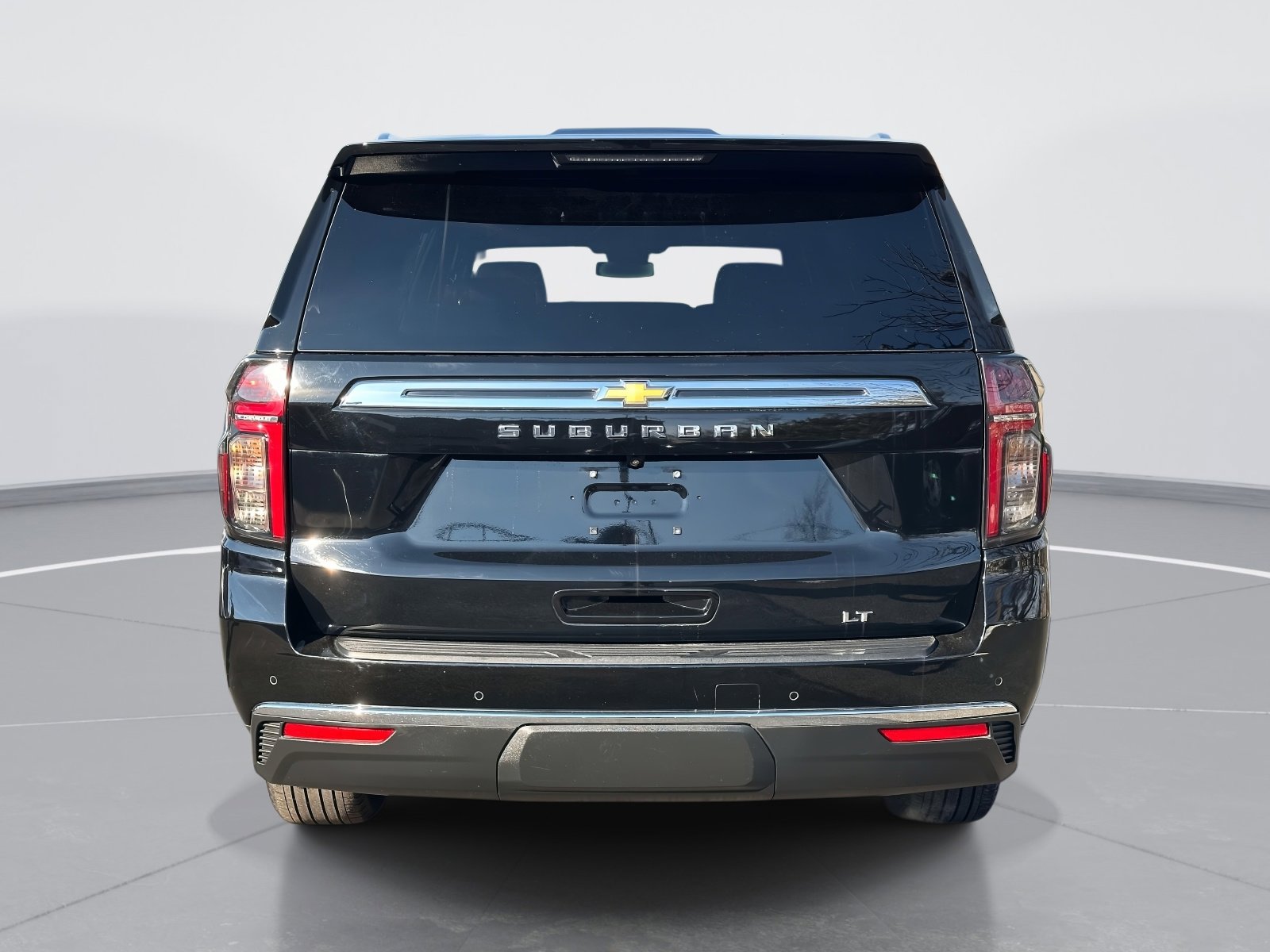 Used 2024 Chevrolet Suburban LT image 6
