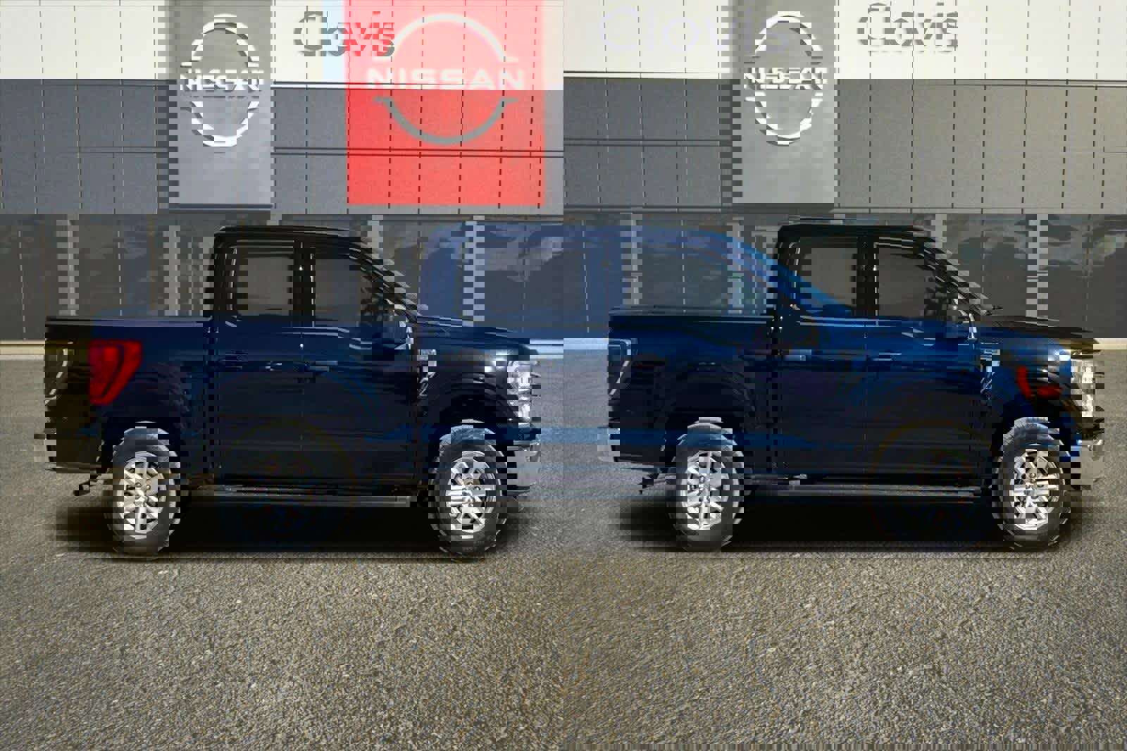 Used 2022 Ford F150 XLT w/ Equipment Group 301A Mid image 9