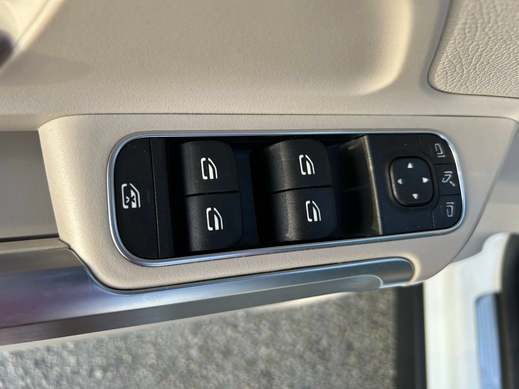Used 2023 Mercedes-Benz GLB 250 image 19