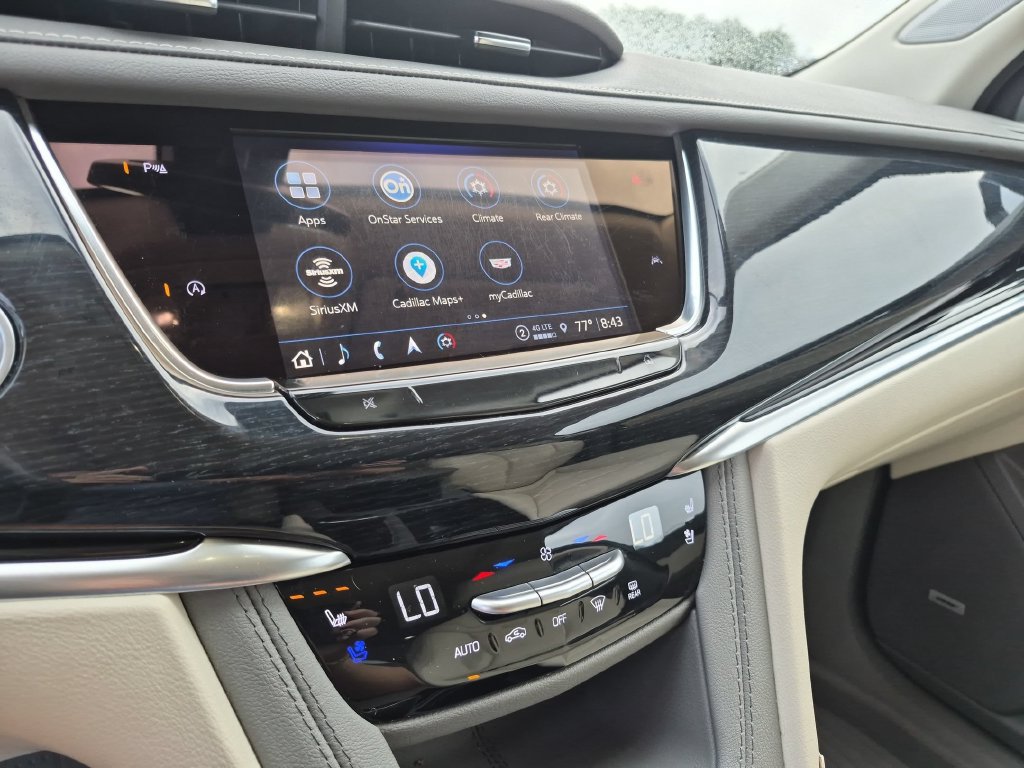Certified 2025 Cadillac XT6 Premium Luxury w/ LPO, Floor Liner Package AWD/4WD image 19