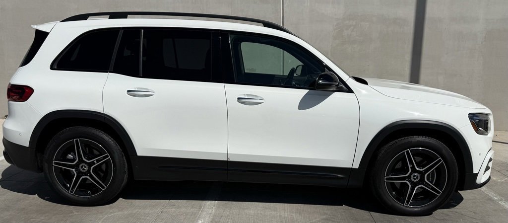 Used 2024 Mercedes-Benz GLB 250 image 3