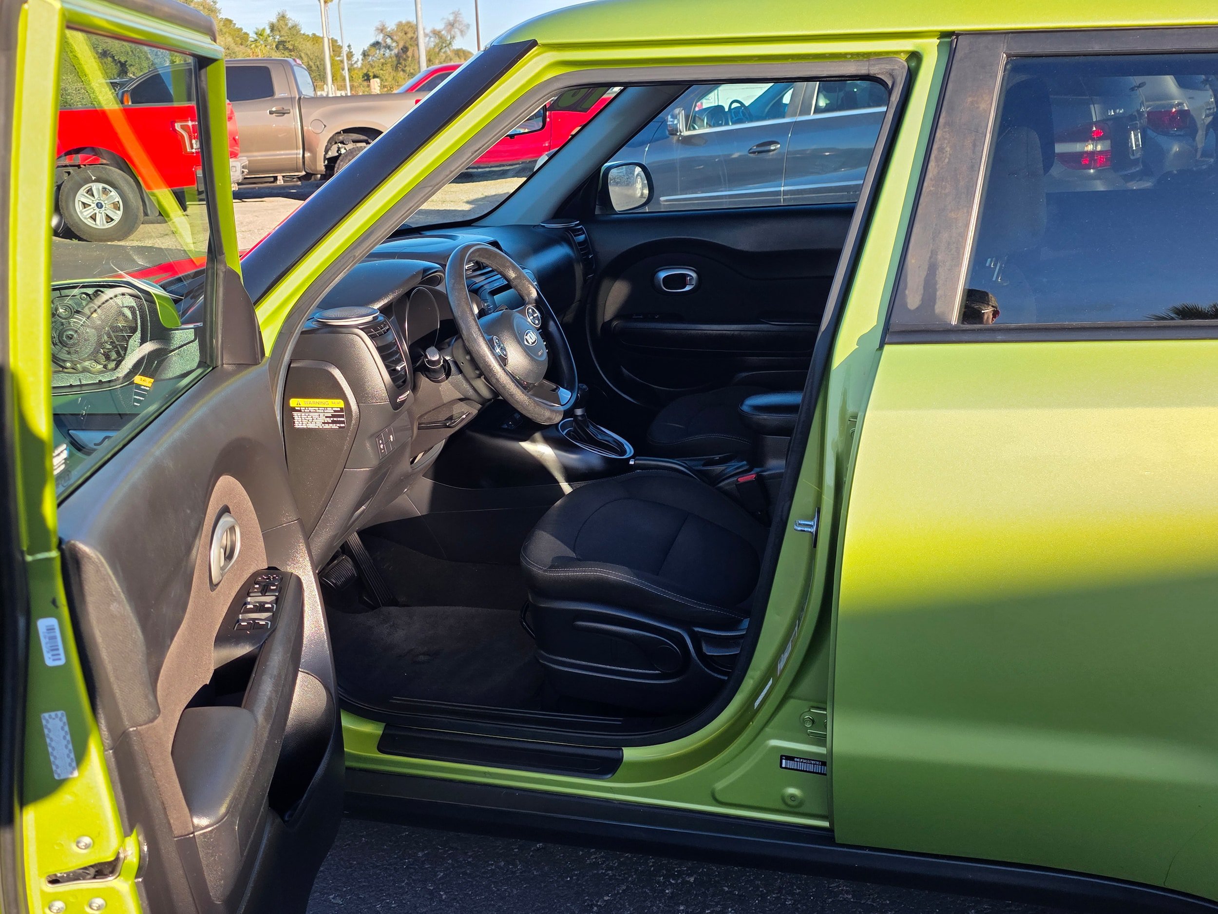 Used 2018 Kia Soul + FWD image 12