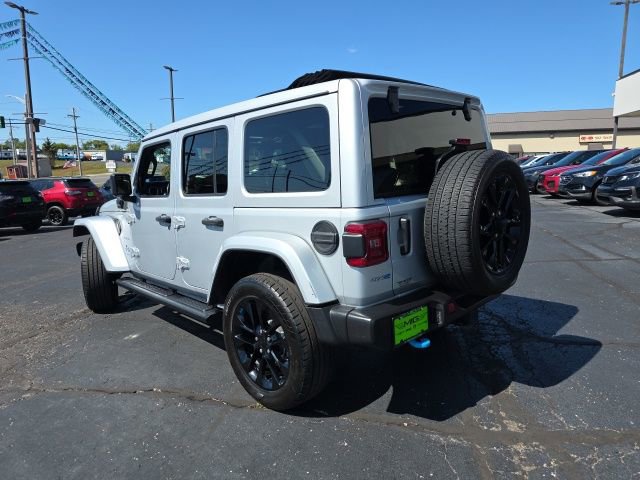 Used 2023 Jeep Wrangler Unlimited Sahara w/ Cold Weather Group image 4