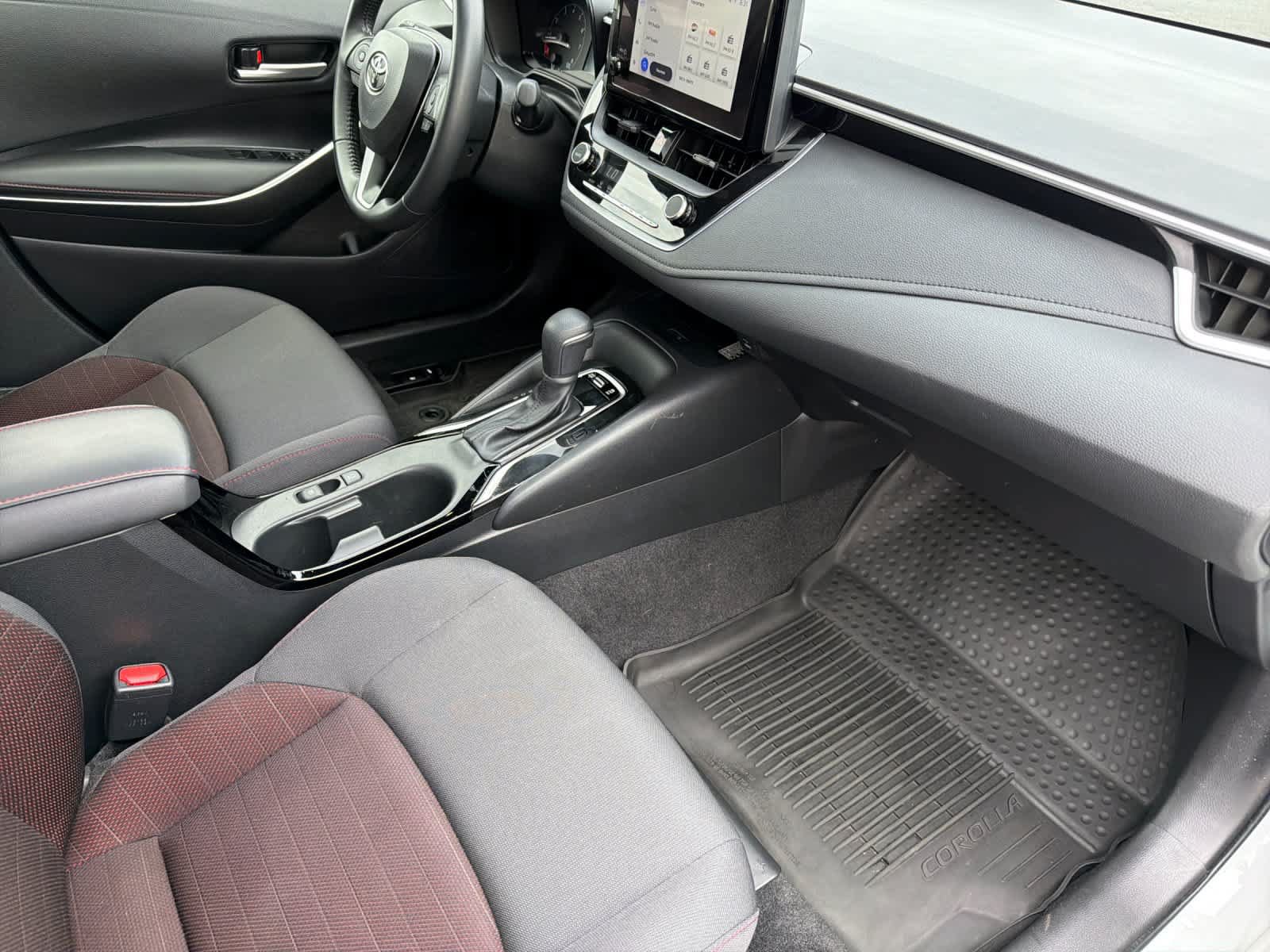Used 2024 Toyota Corolla SE w/ SE Premium Package FWD image 15