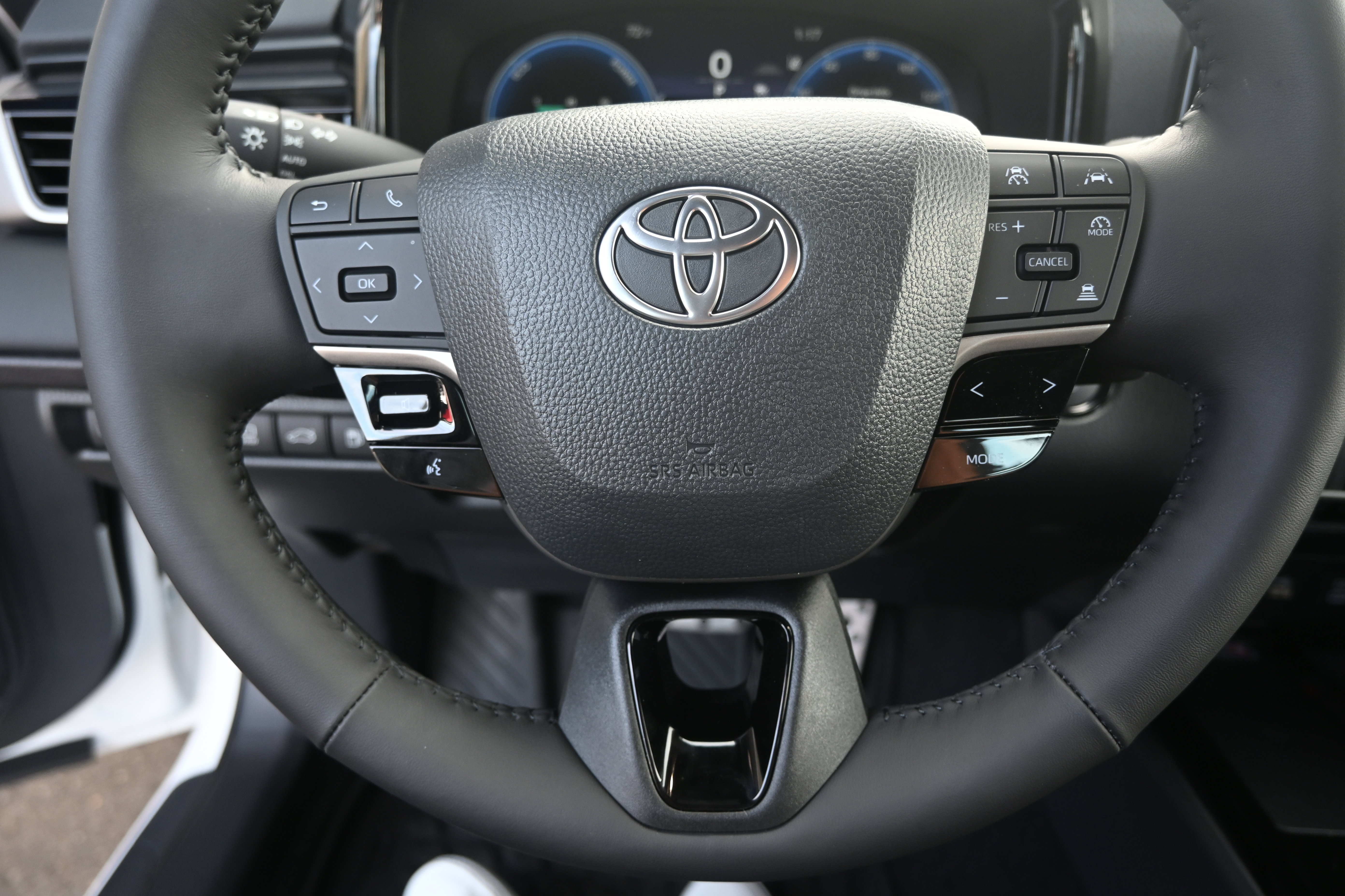 Used 2026 Toyota Camry Hybrid image 38