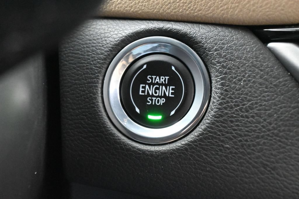Used 2024 Cadillac XT4 Luxury FWD image 30