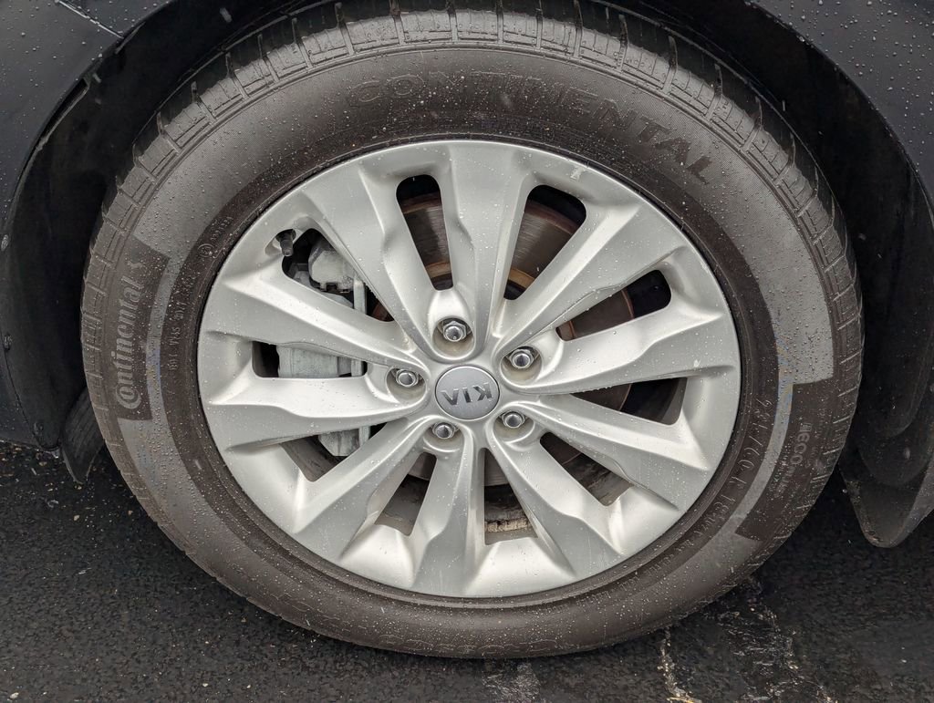 Used 2015 Kia Sedona EX FWD image 13