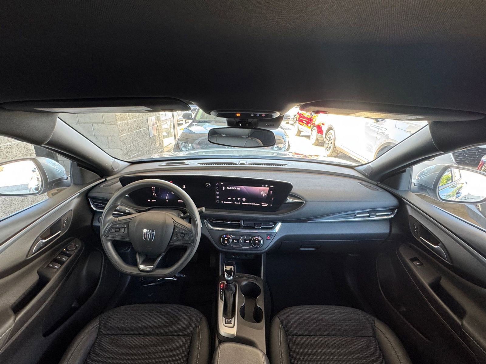 Used 2025 Buick Envista Preferred image 33