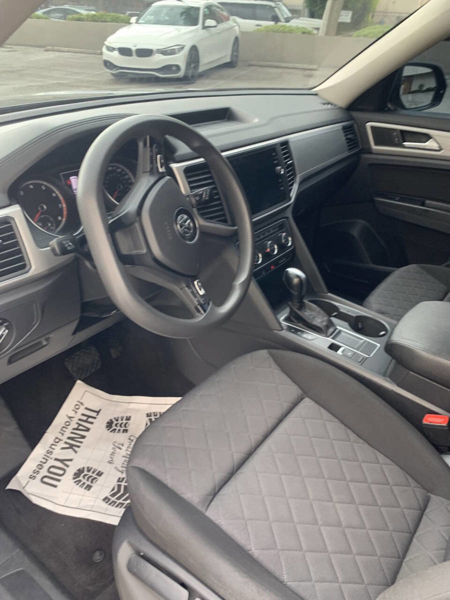 Used 2018 Volkswagen Atlas Launch Edition FWD image 12