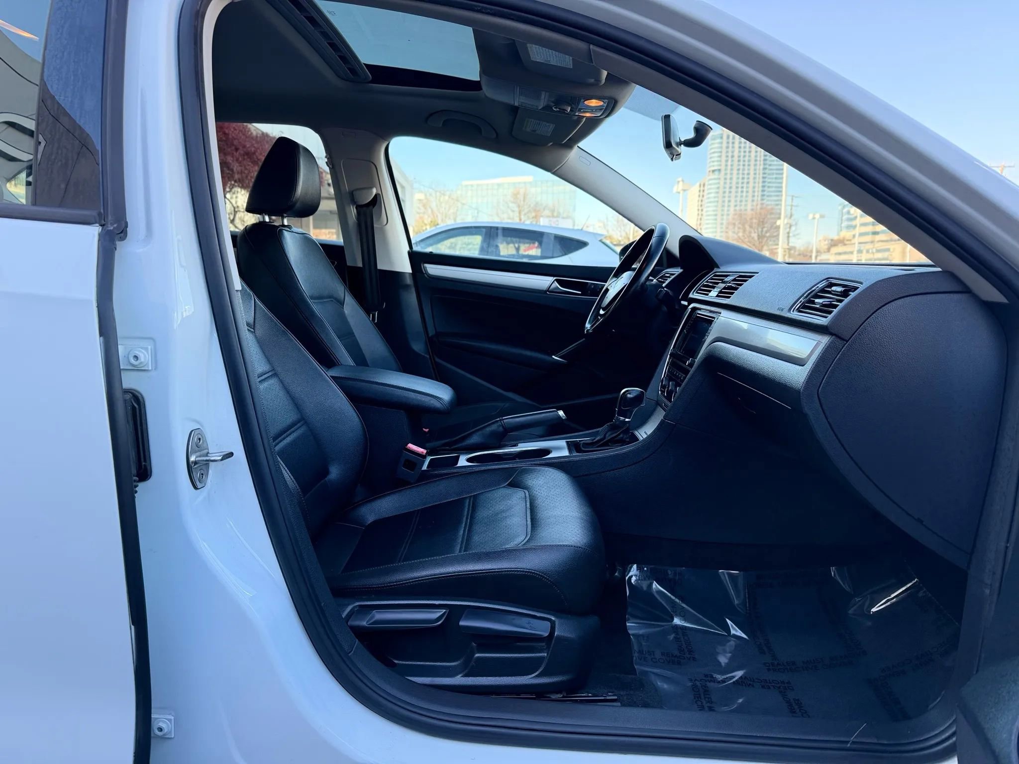 Used 2019 Volkswagen Passat 2.0T Wolfsburg w/ Wheels & Sunroof Package image 34