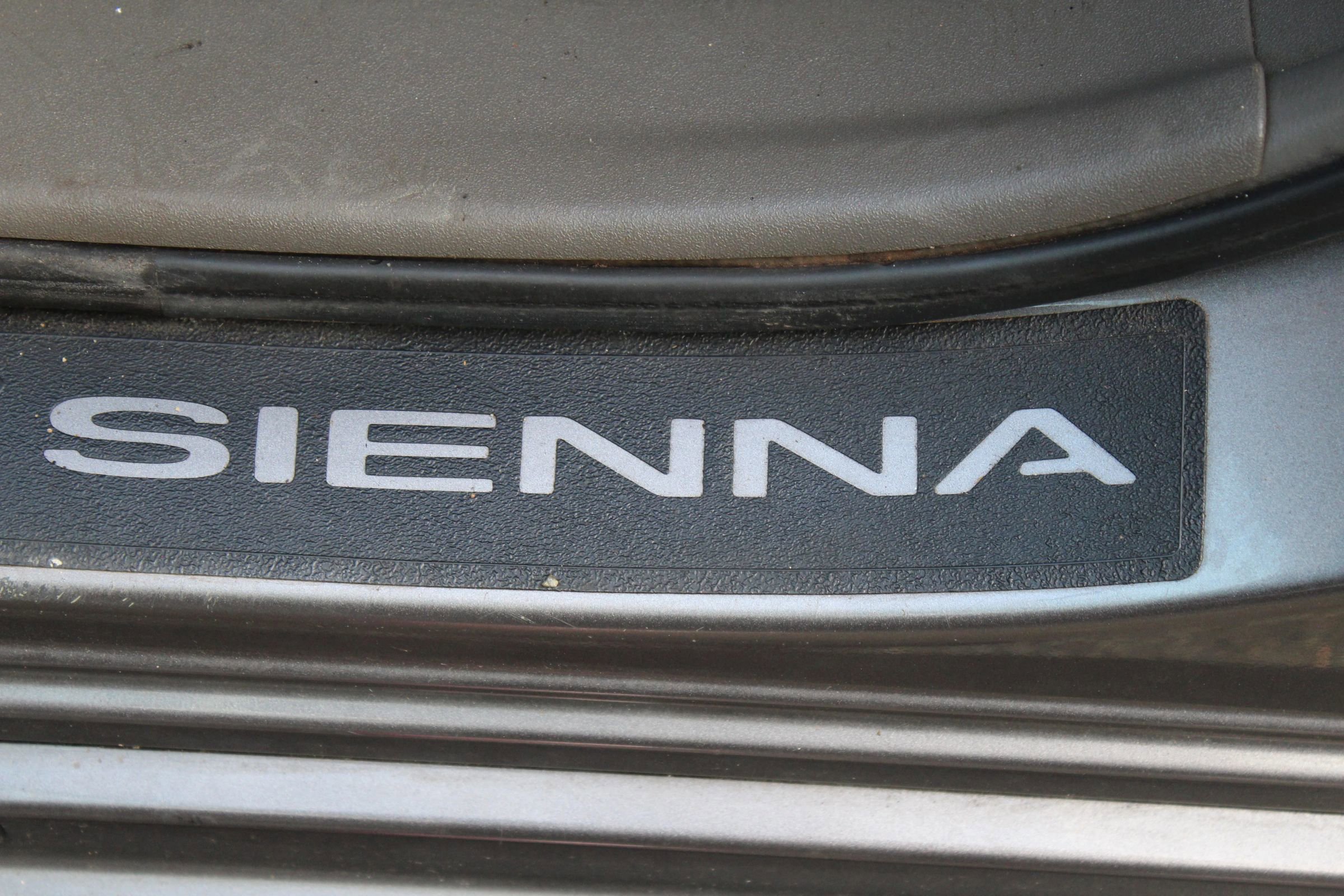 Used 2011 Toyota Sienna LE image 22