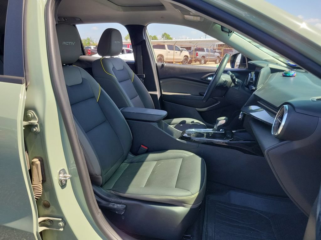 Used 2024 Chevrolet Trax ACTIV w/ Sunroof Package FWD image 27