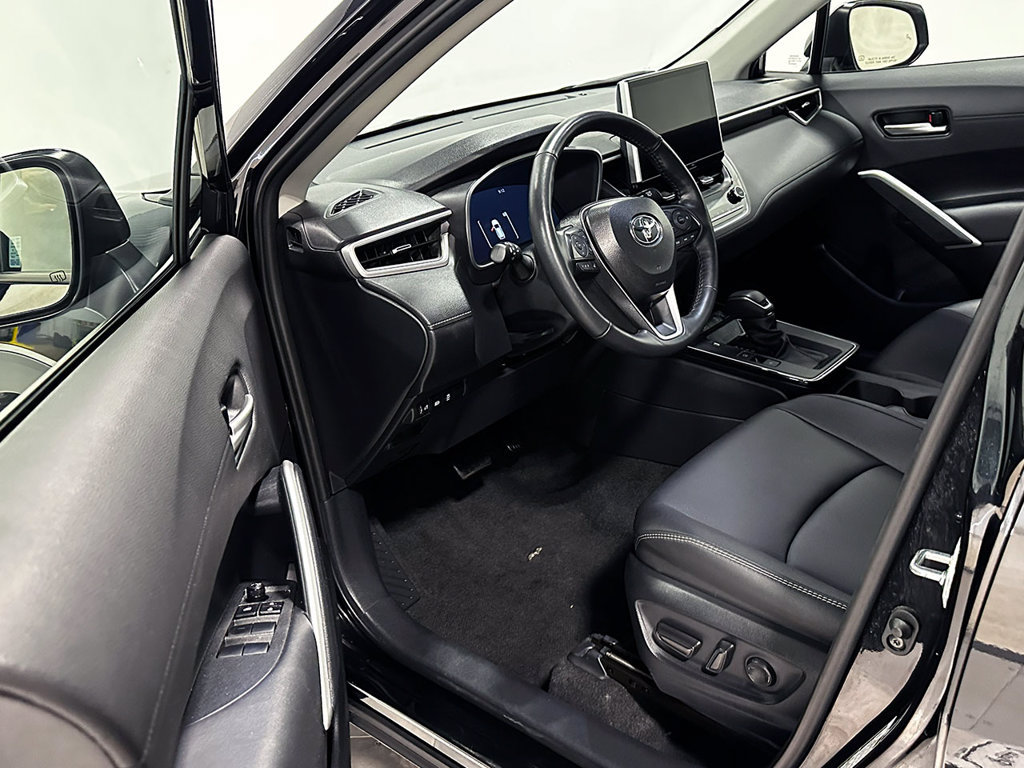Used 2026 Toyota Corolla Cross XLE AWD/4WD image 17