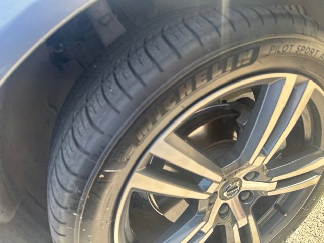 Used 2021 Volvo XC60 T5 Momentum w/ Advanced Package FWD image 3