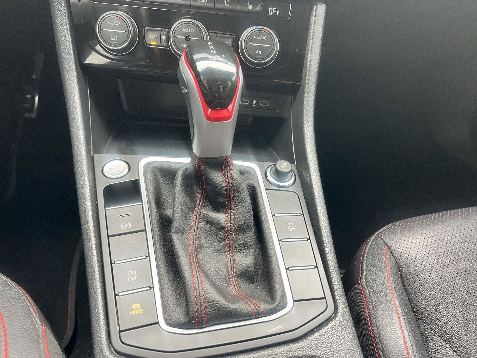 Used 2024 Volkswagen Jetta GLI Autobahn FWD image 32
