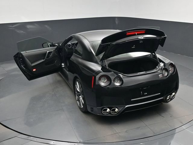 Used 2012 Nissan GT-R Premium image 30