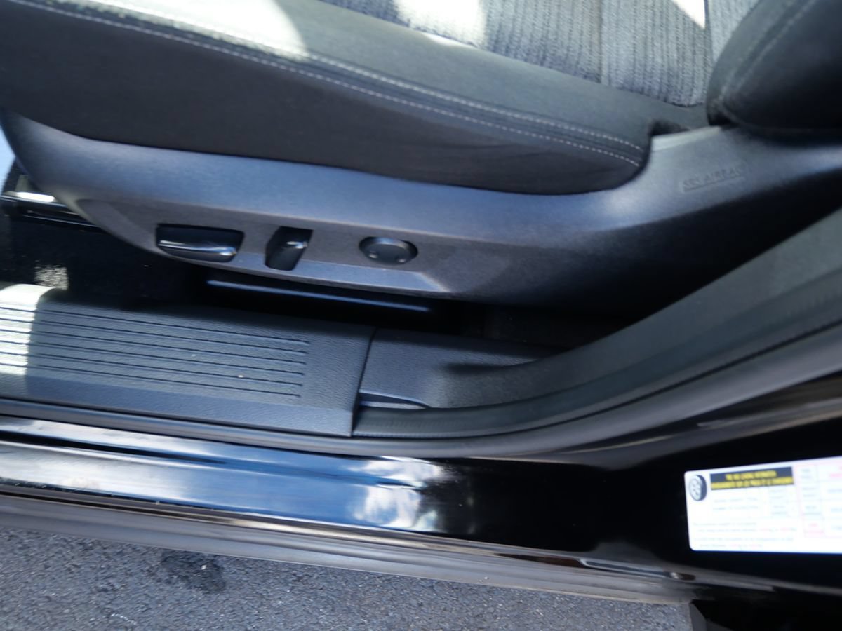 Used 2023 Nissan Rogue SV AWD/4WD image 15