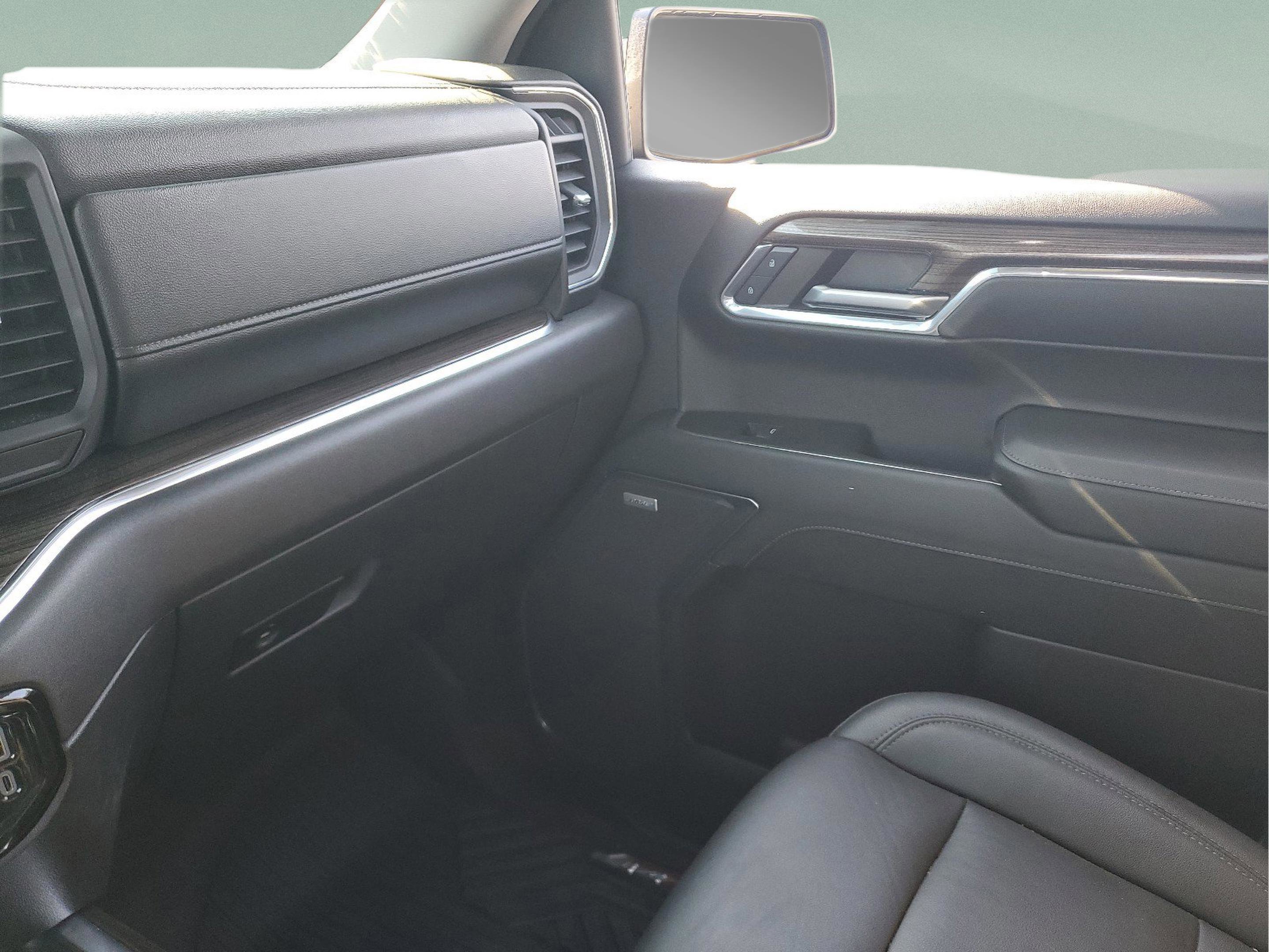 Used 2024 Chevrolet Silverado 1500 LT Trail Boss w/ Convenience Package II image 24