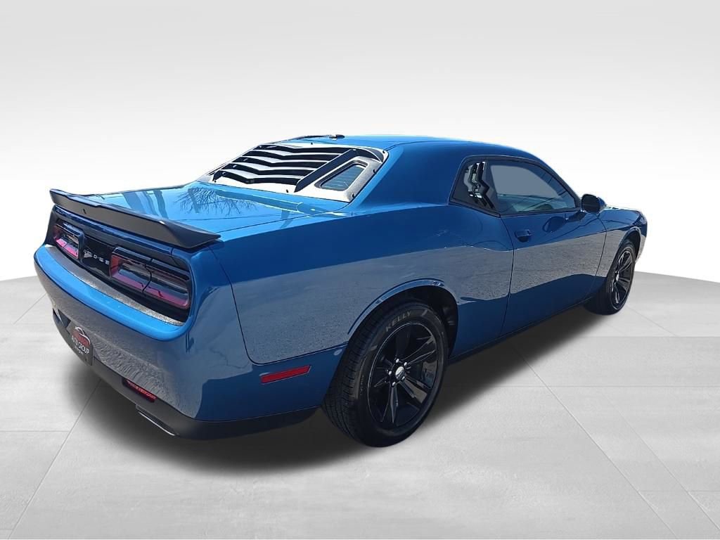 Used 2023 Dodge Challenger SXT image 3