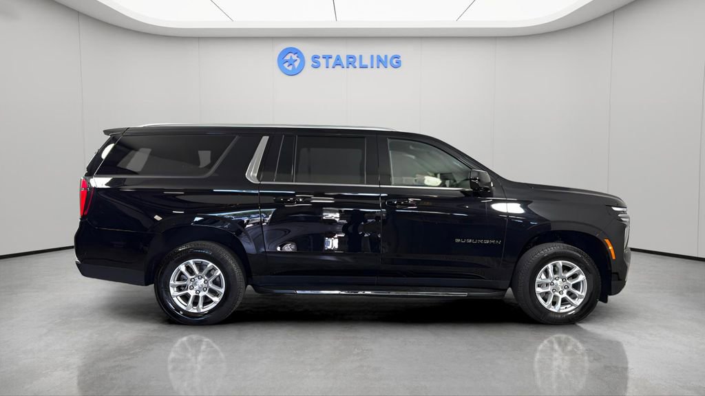 Used 2025 Chevrolet Suburban LS image 12