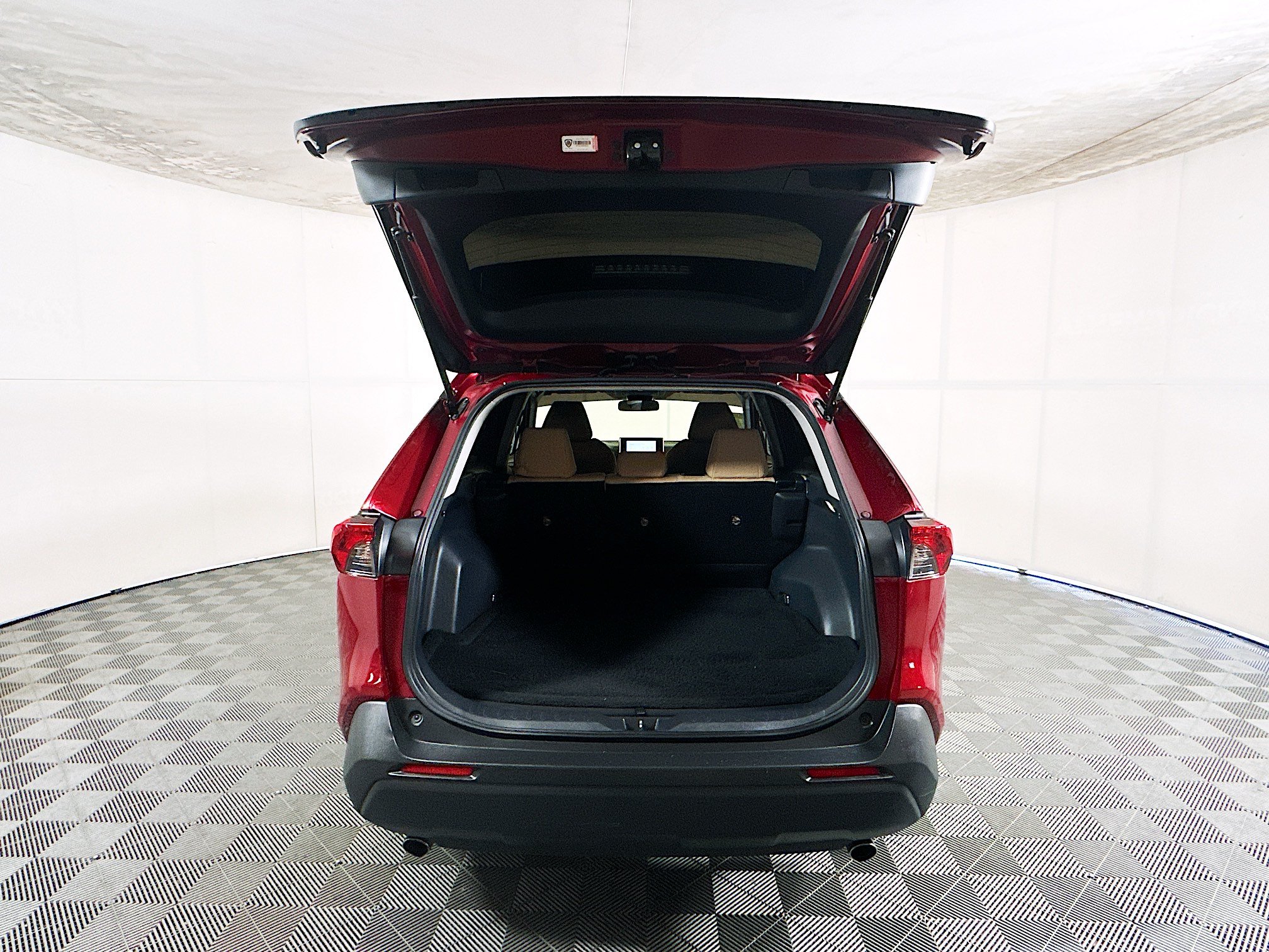Used 2025 Toyota RAV4 LE AWD/4WD image 30