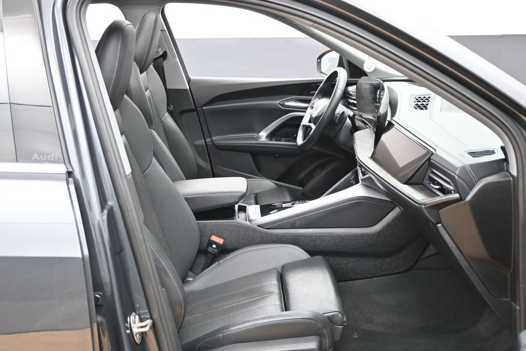 Used 2025 Audi Q5 Prestige AWD/4WD image 36