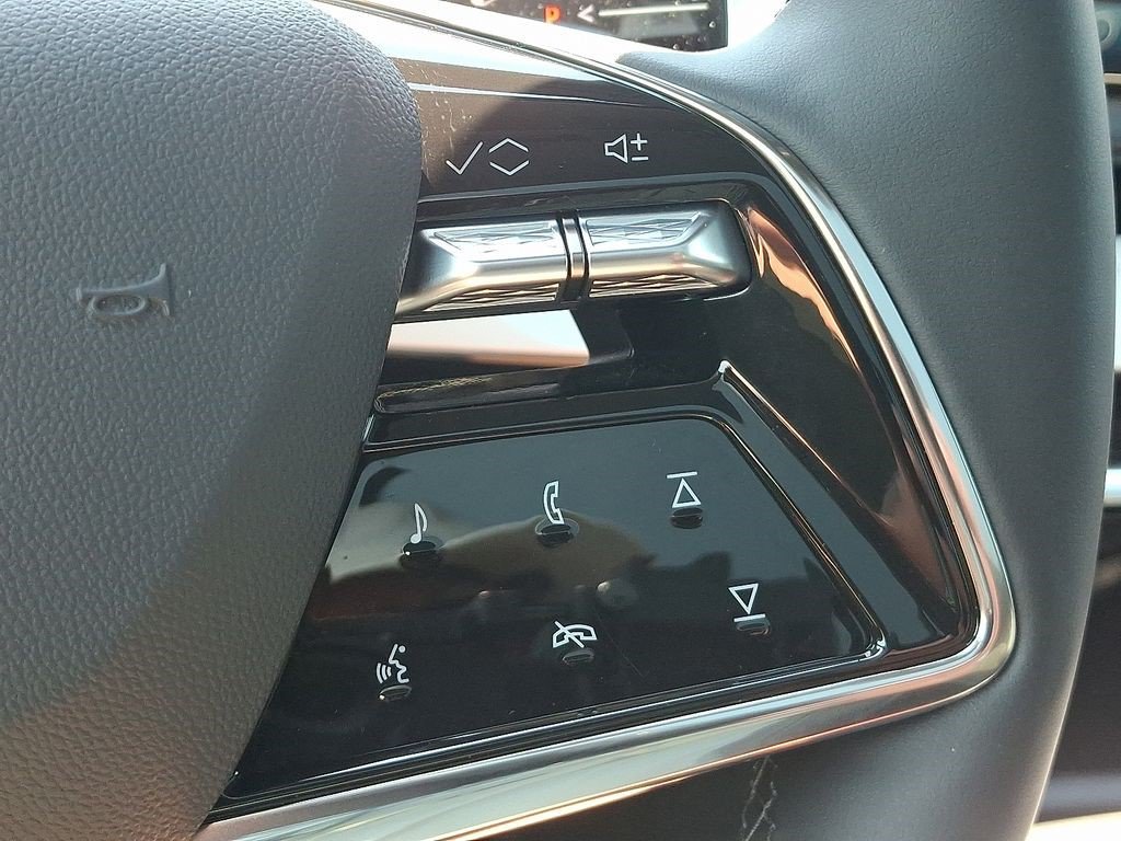 Certified 2026 Cadillac Optiq Luxury 1 AWD/4WD image 24