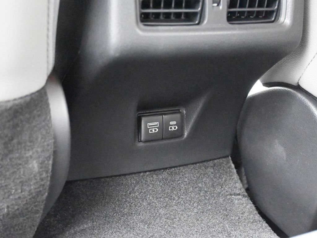 Used 2026 Toyota Camry SE w/ Convenience Package image 38