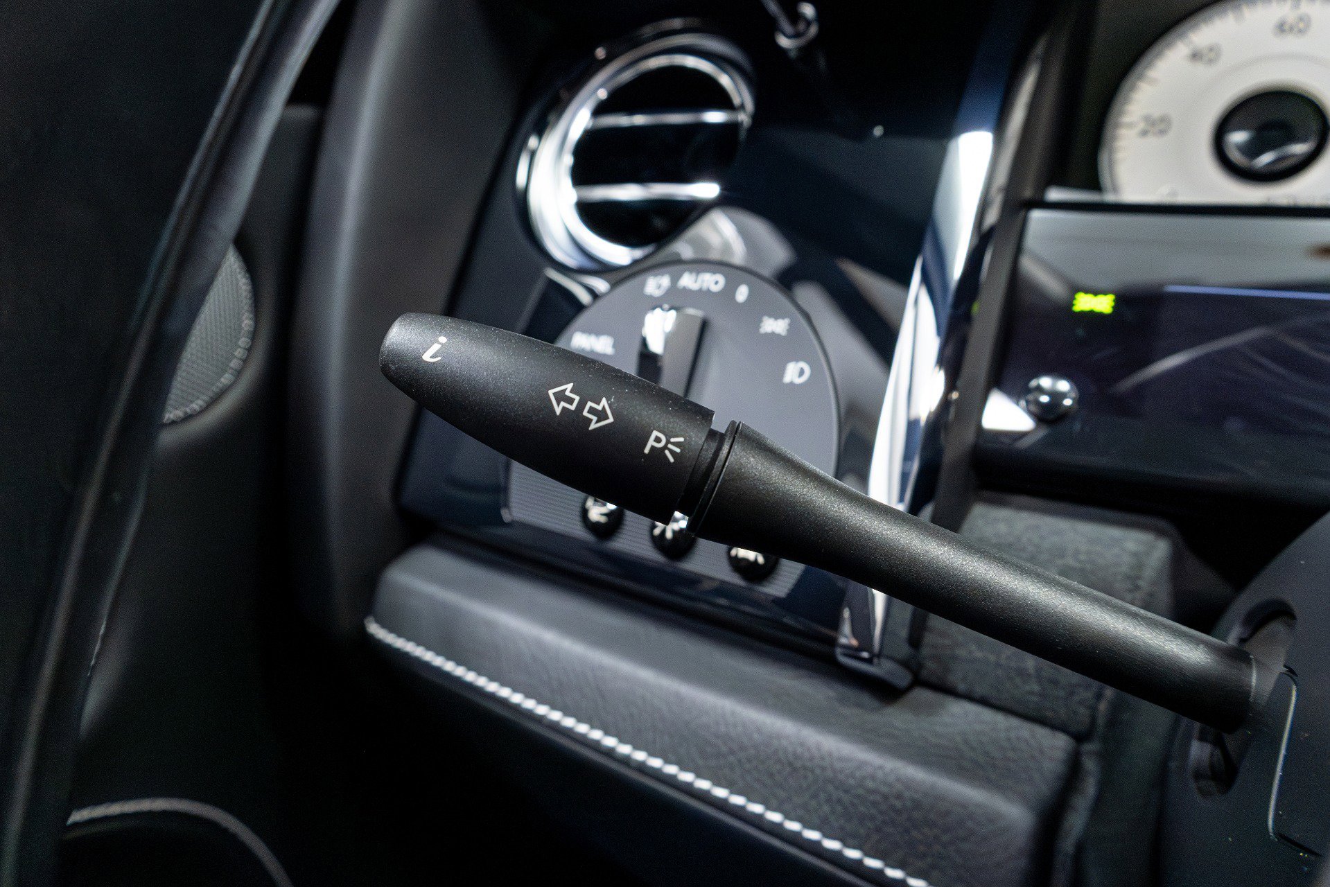 Used 2016 Rolls-Royce Ghost image 76