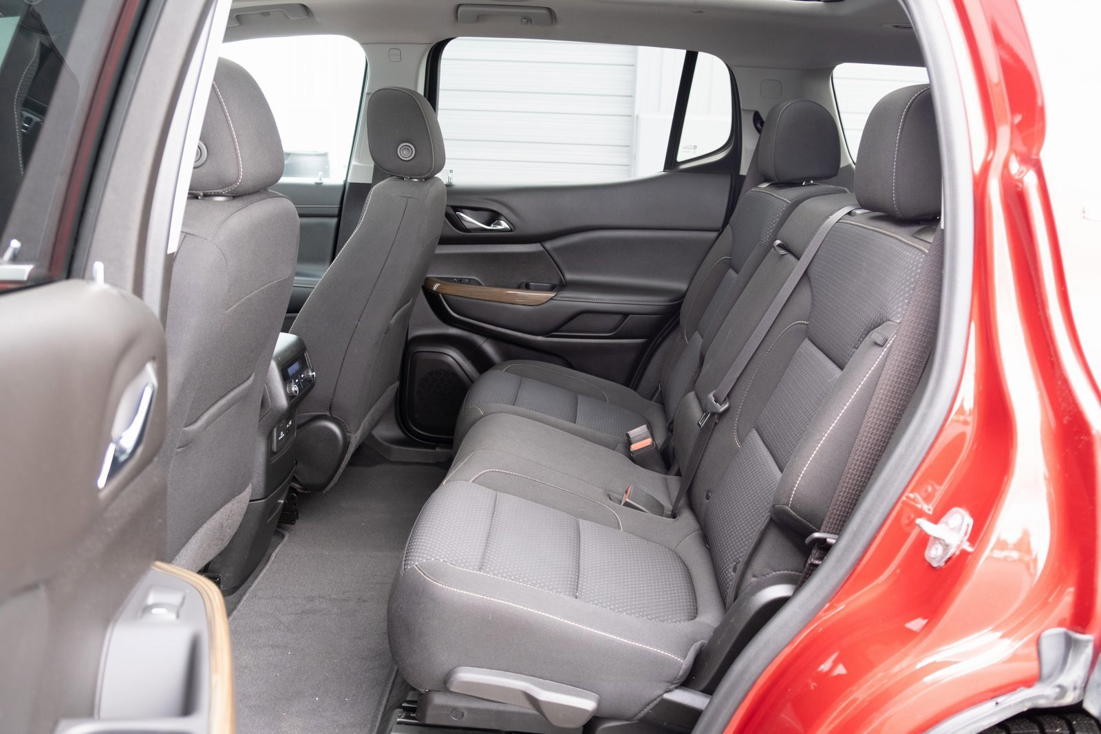 Used 2022 GMC Acadia SLE image 16