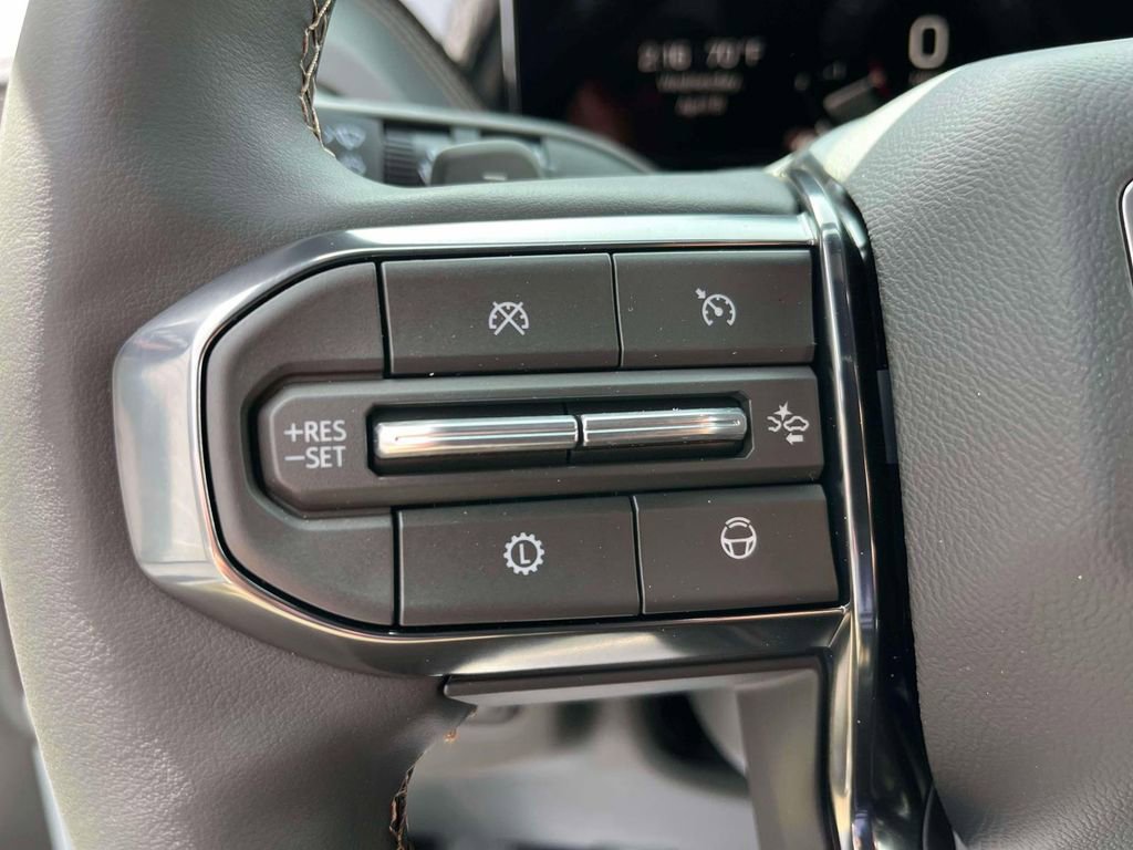New 2026 GMC Yukon XL AT4 w/ AT4 Premium Plus Package AWD/4WD image 28