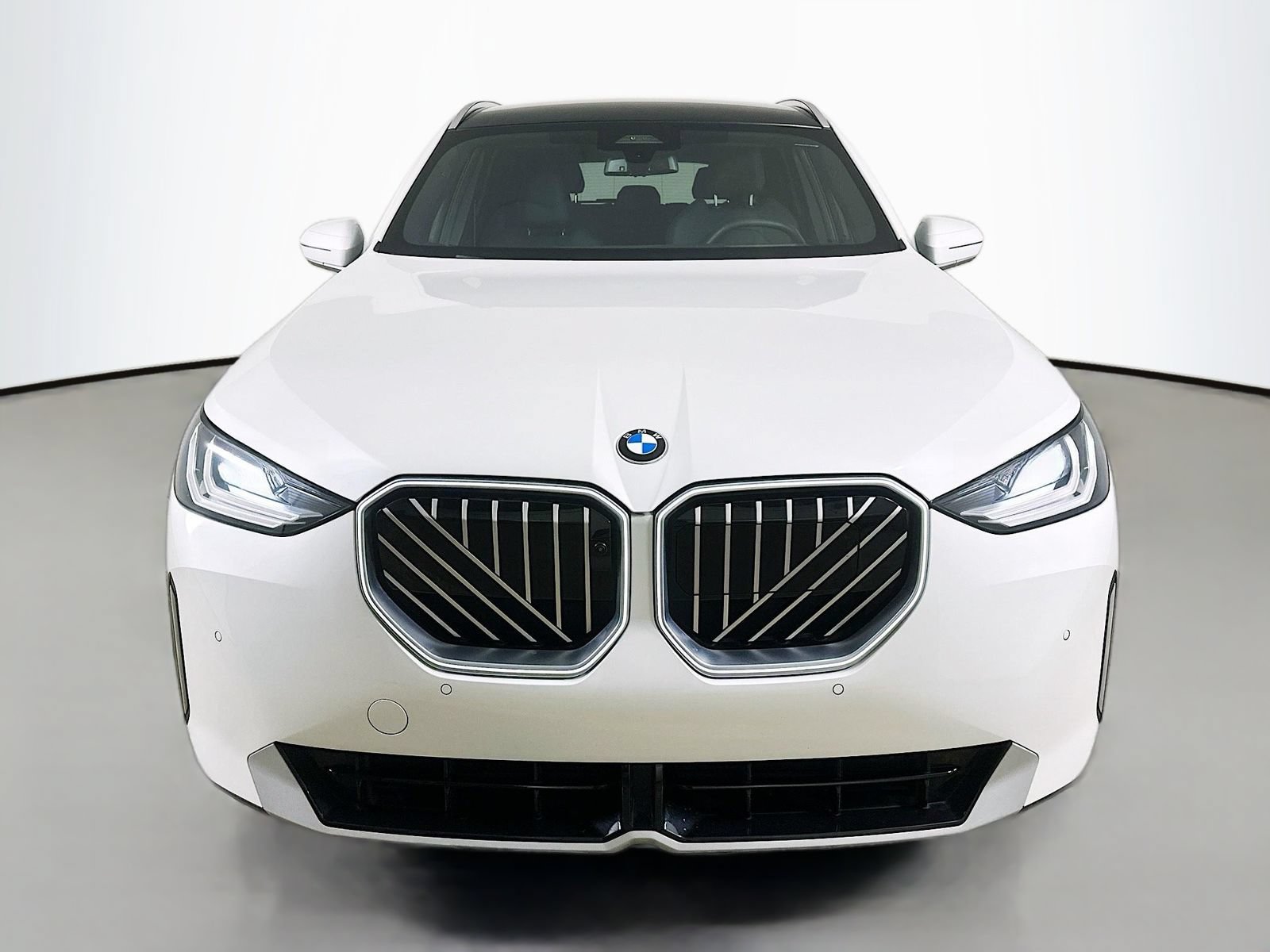 Used 2025 BMW X3 xDrive30i AWD/4WD image 2