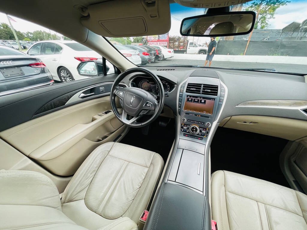 Used 2019 Lincoln MKZ Reserve FWD image 20