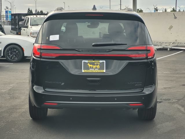 New 2027 Chrysler Pacifica Limited AWD/4WD image 5