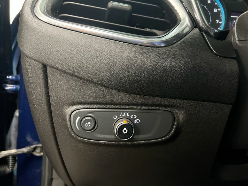 Used 2022 Chevrolet Equinox LS FWD image 18
