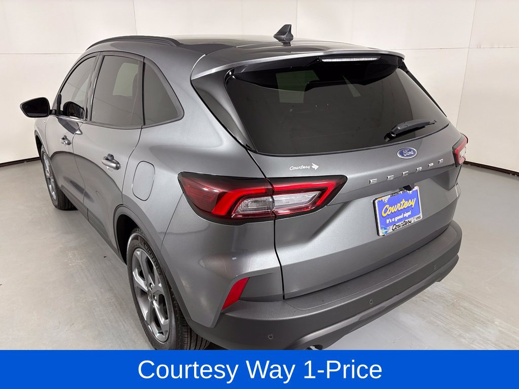 Used 2026 Ford Escape ST-Line w/ Tech Pack #1 FWD image 8