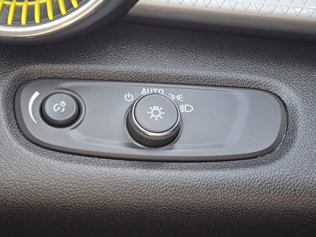 Used 2024 Chevrolet Trax LT w/ Driver Confidence Package image 26