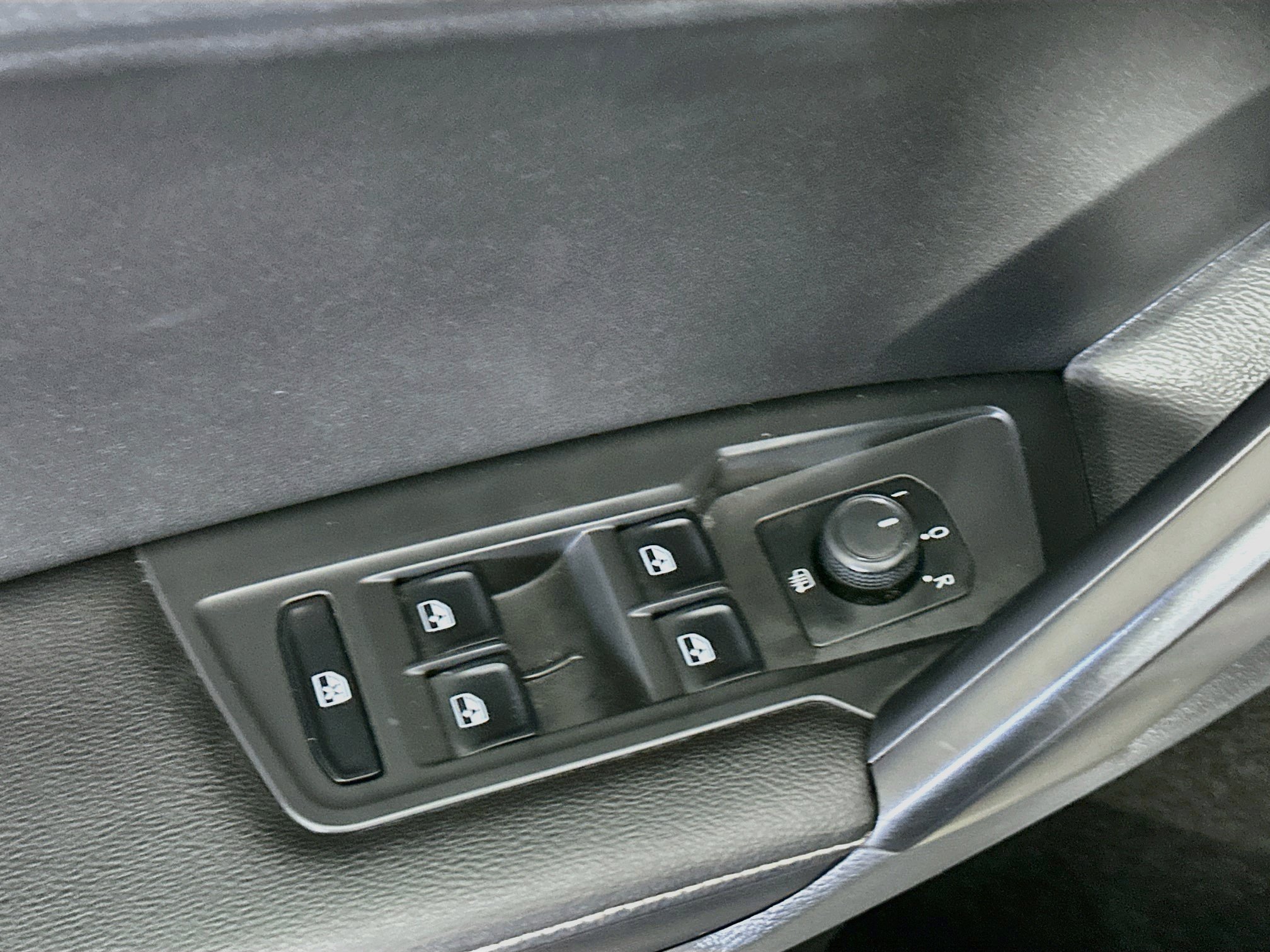Used 2023 Volkswagen Tiguan S FWD image 15