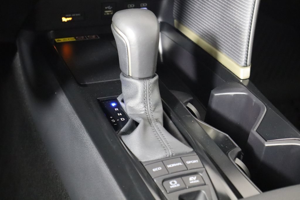 Used 2026 Toyota Camry SE w/ Convenience Package FWD image 27