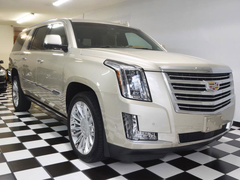 Used 2017 Cadillac Escalade ESV Platinum image 3