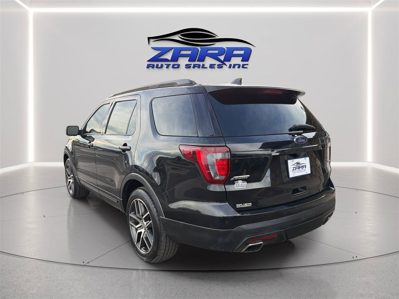 Used 2017 Ford Explorer Sport w/ Equipment Group 401A AWD/4WD image 5