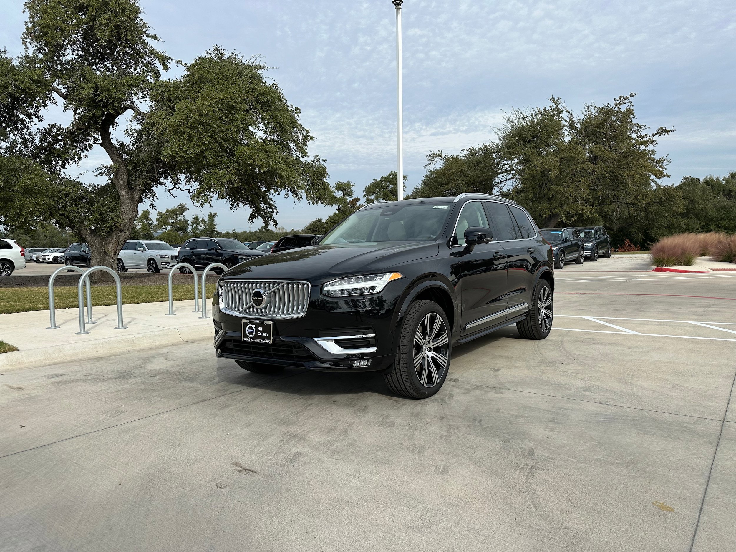 Used 2025 Volvo XC90 B6 Plus w/ Protection Package Premier AWD/4WD image 2