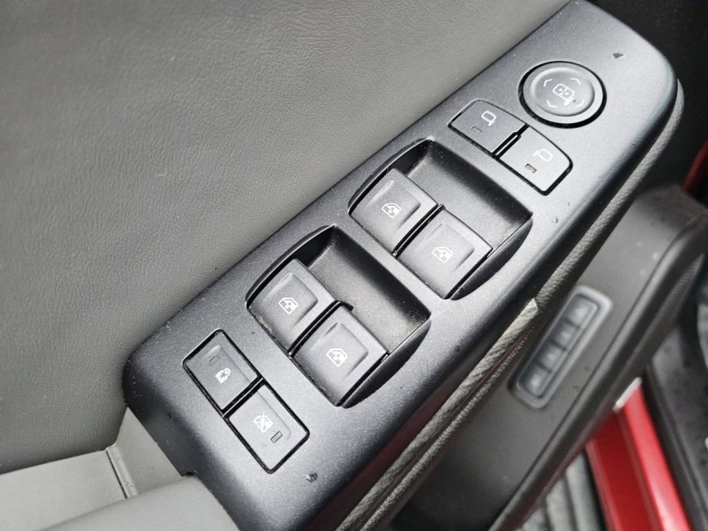 Used 2015 Chevrolet Suburban LT image 28