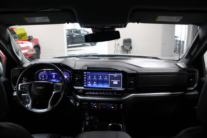 Used 2026 Chevrolet Silverado 1500 LTZ AWD/4WD image 2