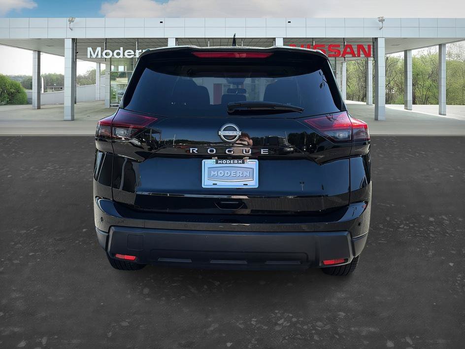Certified 2025 Nissan Rogue SV FWD image 4