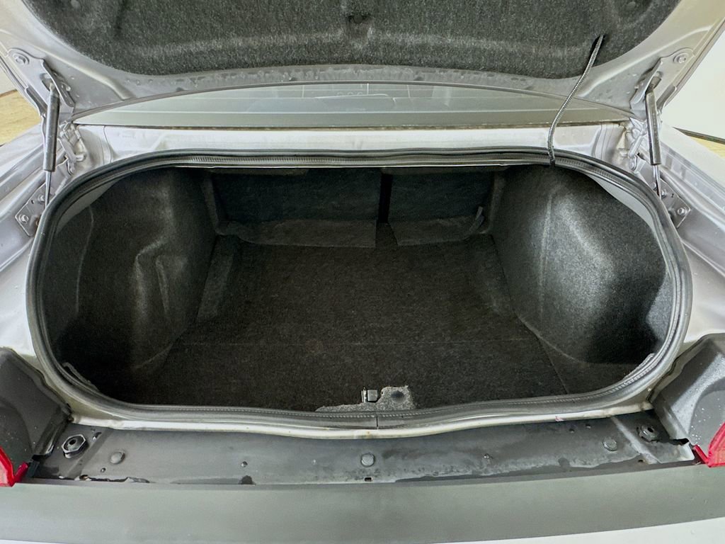 Used 2014 Dodge Challenger SXT RWD image 23