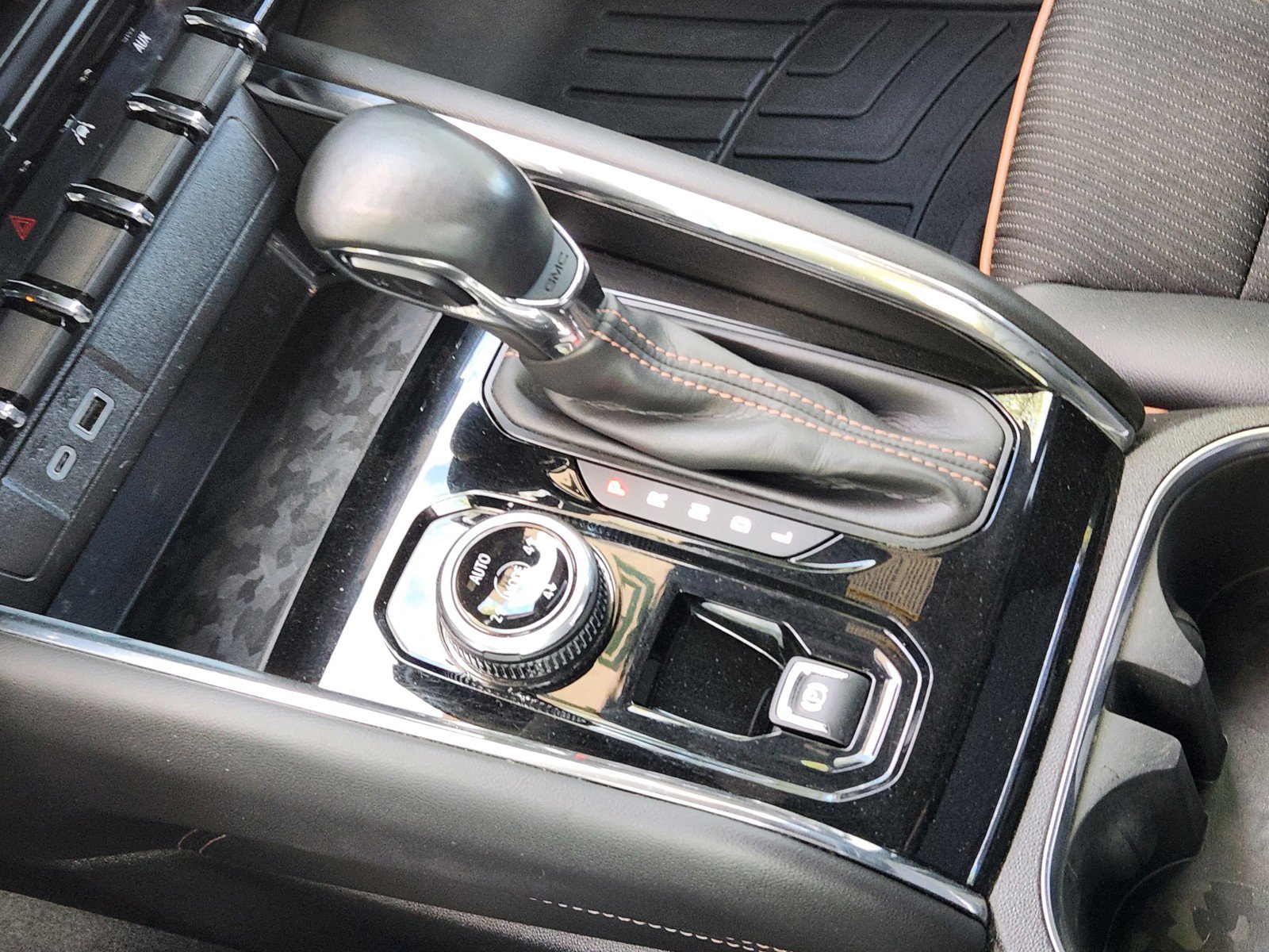 Certified 2024 GMC Canyon AT4 w/ Canyon Safety Plus Package image 15