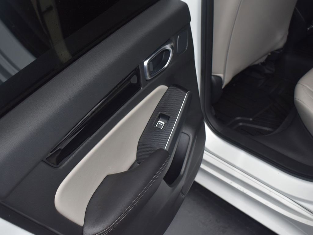 Used 2024 Honda Civic Touring image 9