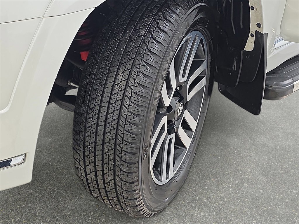 Used 2024 Toyota 4Runner Limited image 32