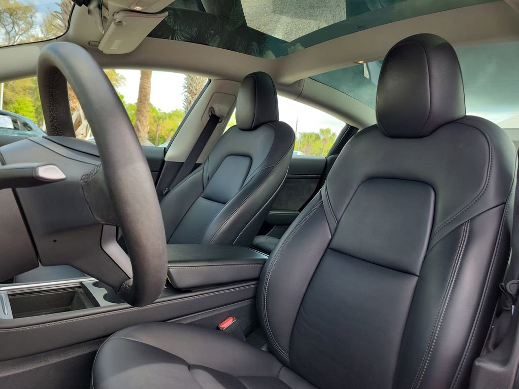 Used 2023 Tesla Model 3 Standard Range image 17